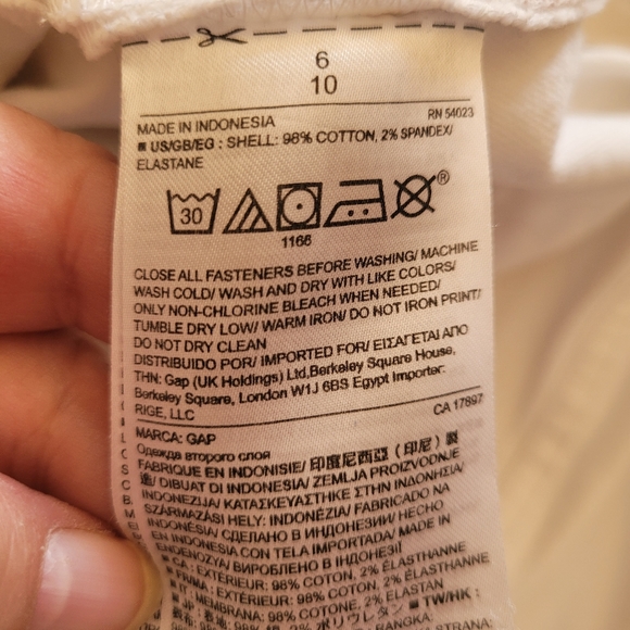 Gap womans white jeans. Size 28. - Picture 6 of 6